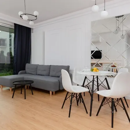 Bemowo Coopera Parking & Taras By Renters Prestige Warsaw